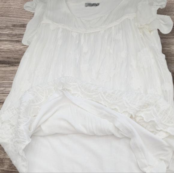 Women's (Medium) White Lightweight Embroidered Boho Lined Sleeveless Blouse - Picture 9 of 16